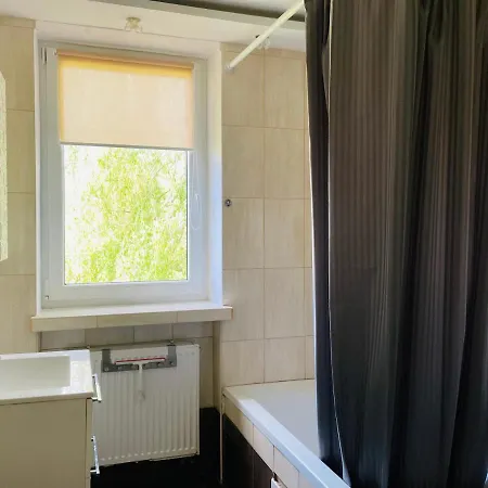 Slawin Проживання в сім'ї *