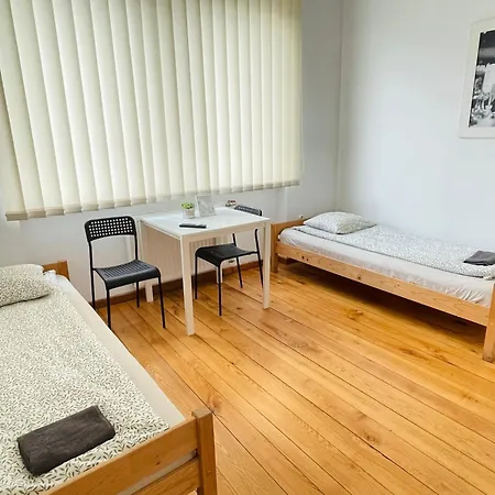 Проживання в сім'ї Slawin