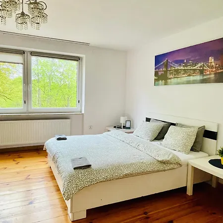 Проживання в сім'ї Slawin *